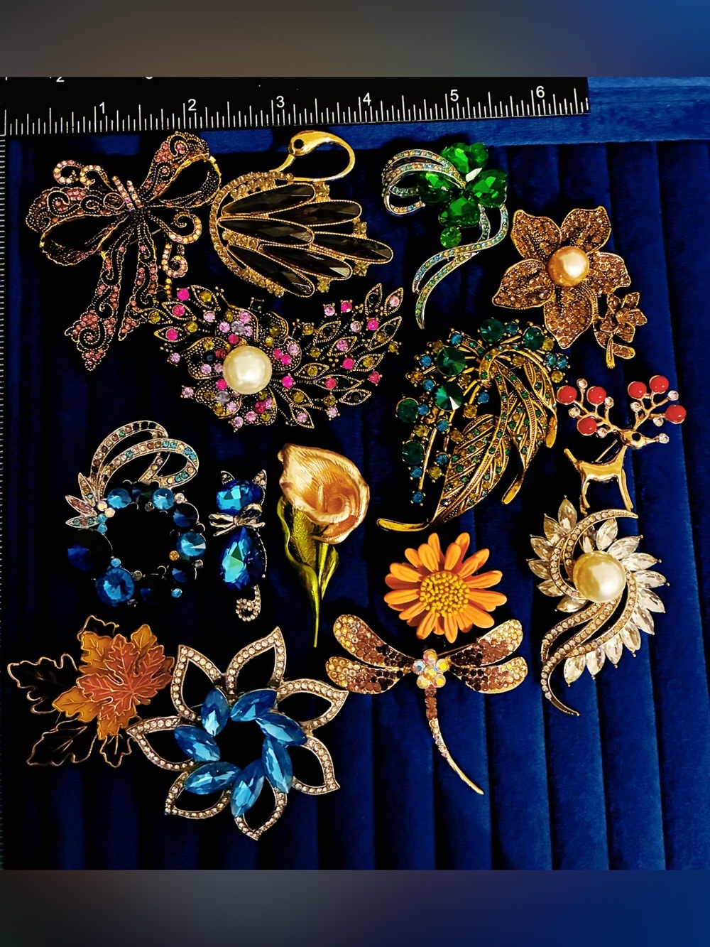 15pc Mixed Rhinestone Brooch Pin Lot Swan Dragonfly Flower Reindeer Jewelry